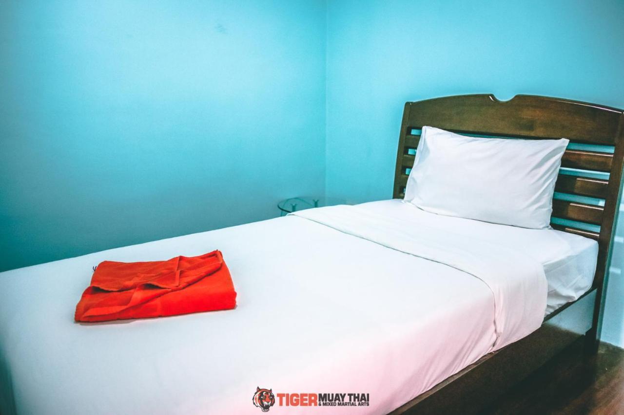 Tiger Hillside Hotel Phuket ภายนอก รูปภาพ